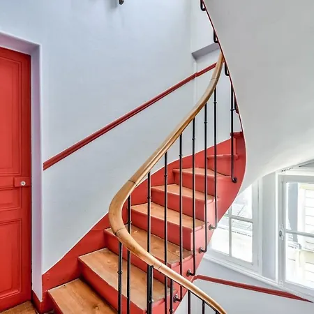 Charming 18e Apartment Paris