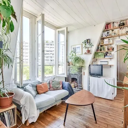 Charming 18e Apartment Paris